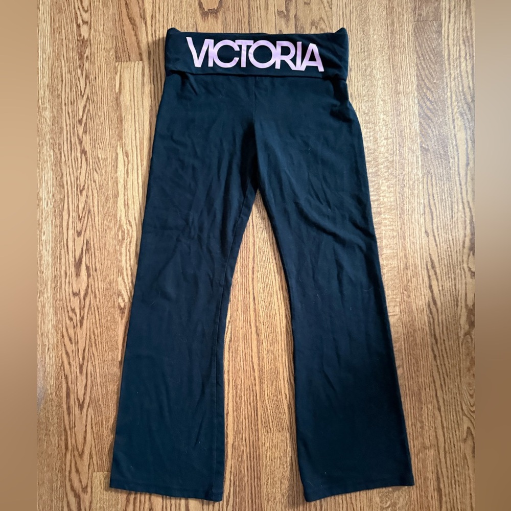 Victoria’s Secret sport active leggings wide leg. Size M